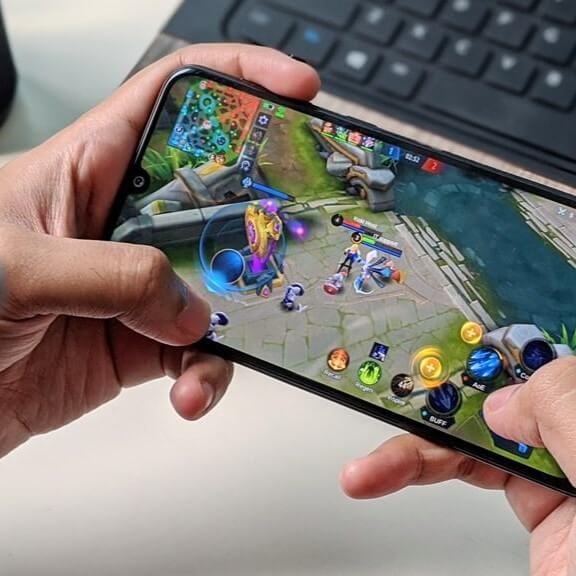 Panduan Aman Melakukan Top Up Game Online